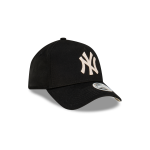 GORRA NEW ERA CAP NEW YORK YANKEES MLB CHAIN STITCH 9FORTY STRAPBACK PARA MUJER en STOCK