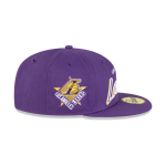 GORRA NEW ERA CAP LOS ANGELES LAKERS NBA SCRIPT SIDED 59FIFTY CERRADA en STOCK